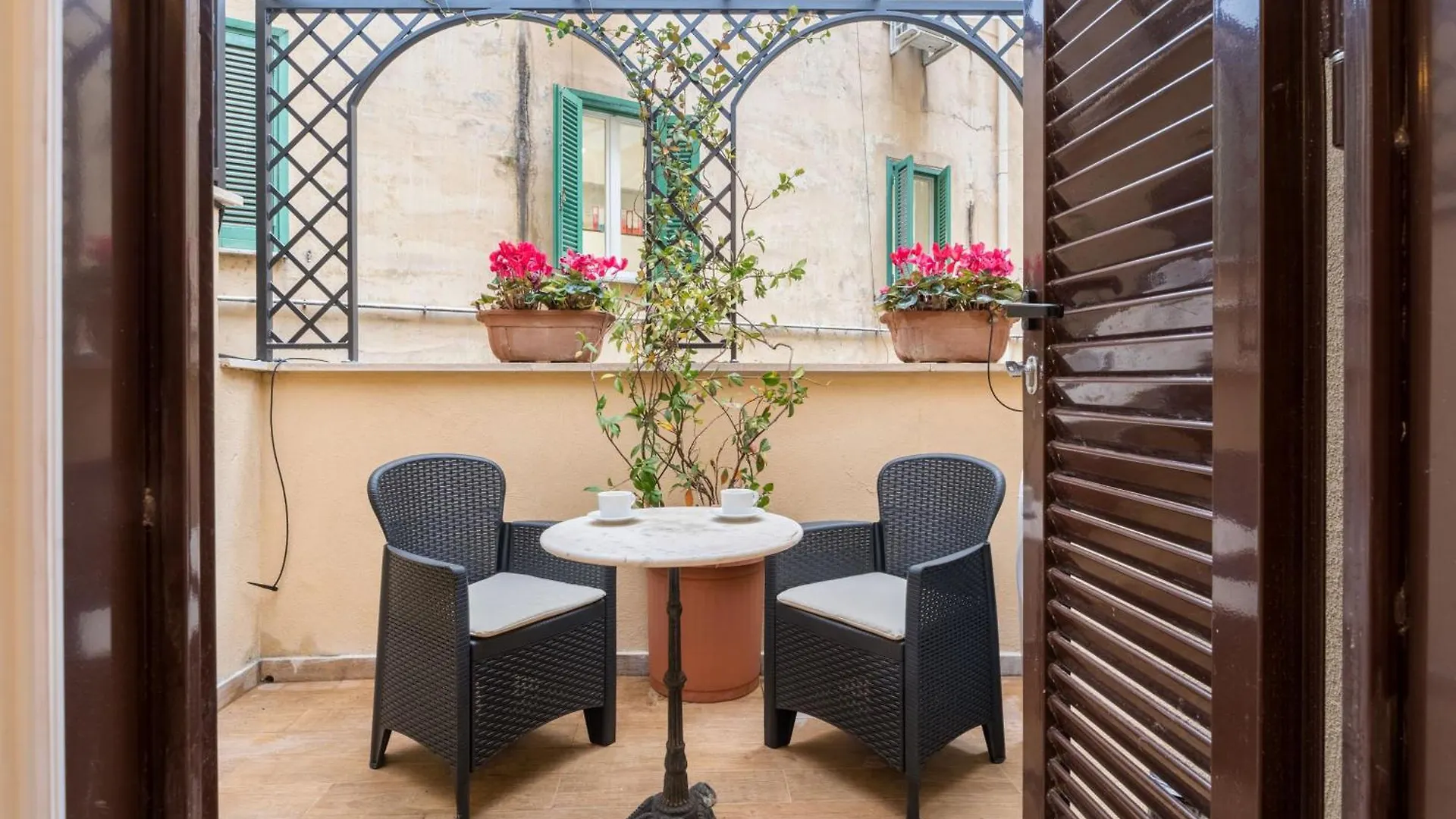 Atelier Dello Statuto, A Few Steps From Colosseo Apartment